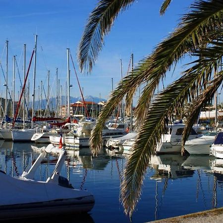 Voilier A Quai Au Calme Hotel Canet-en-Roussillon Bagian luar foto